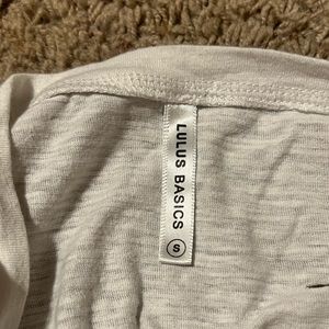 Lulu’s basic white tee